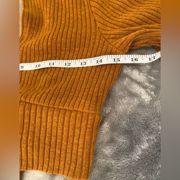 Saints + Secrets Women Long Sleeves Crop Top Size Small (like)Pumpkin Color - Picture 11 of 13